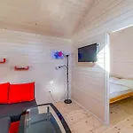 Awesome In Darlowo With Wifi Holiday home