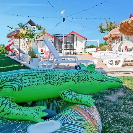 Pet Friendly In Darlowo בית נופש *